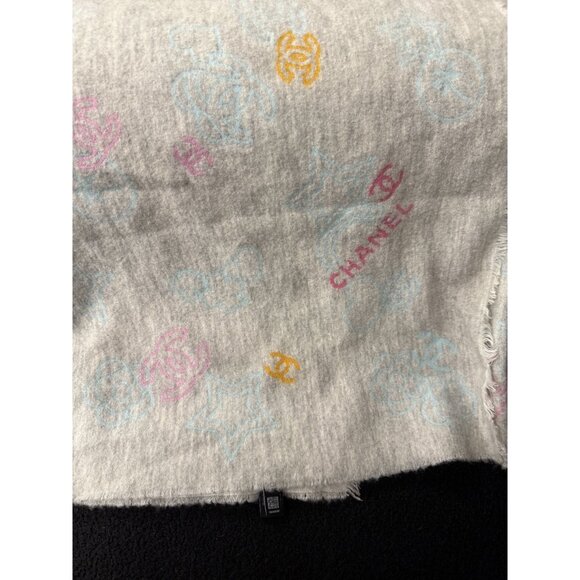Chanel Gray Multicolor Logo Pattern Scarf 43% Cashmere 36% Wool 21% Silk Made In - Picture 8 of 16